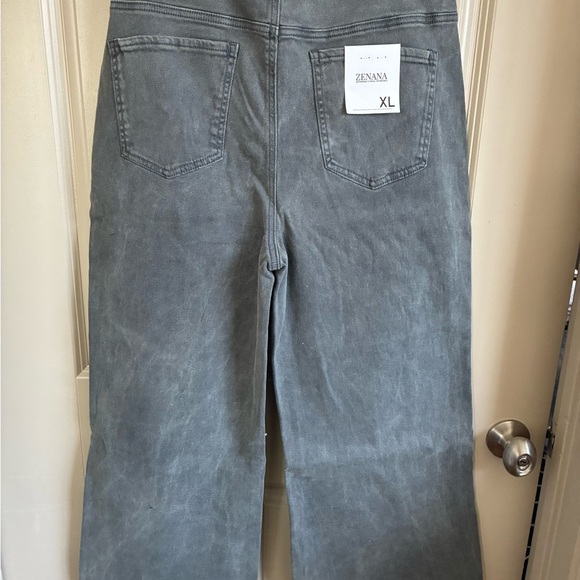 Zenana Outfitters Gray Ankle & Cropped Jeans - Picture 3 of 7